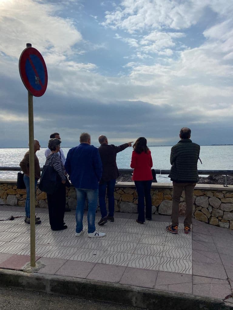 Representants del Servei de Costes, de la Generalitat i de l'Ajuntament visiten el litoral de l'Ampolla per revisar l'estat i necessitats d'aquests espais naturals