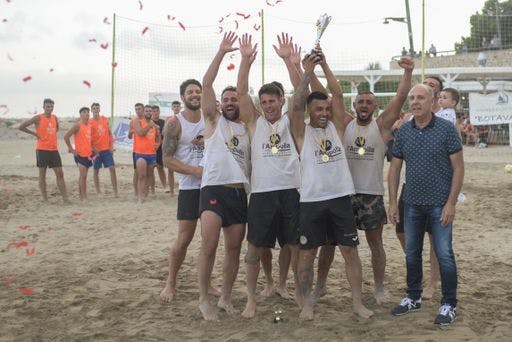 El Cambrils Team, campió del XXIII Open de Futbol Platja Ciutat de l’Ampolla 