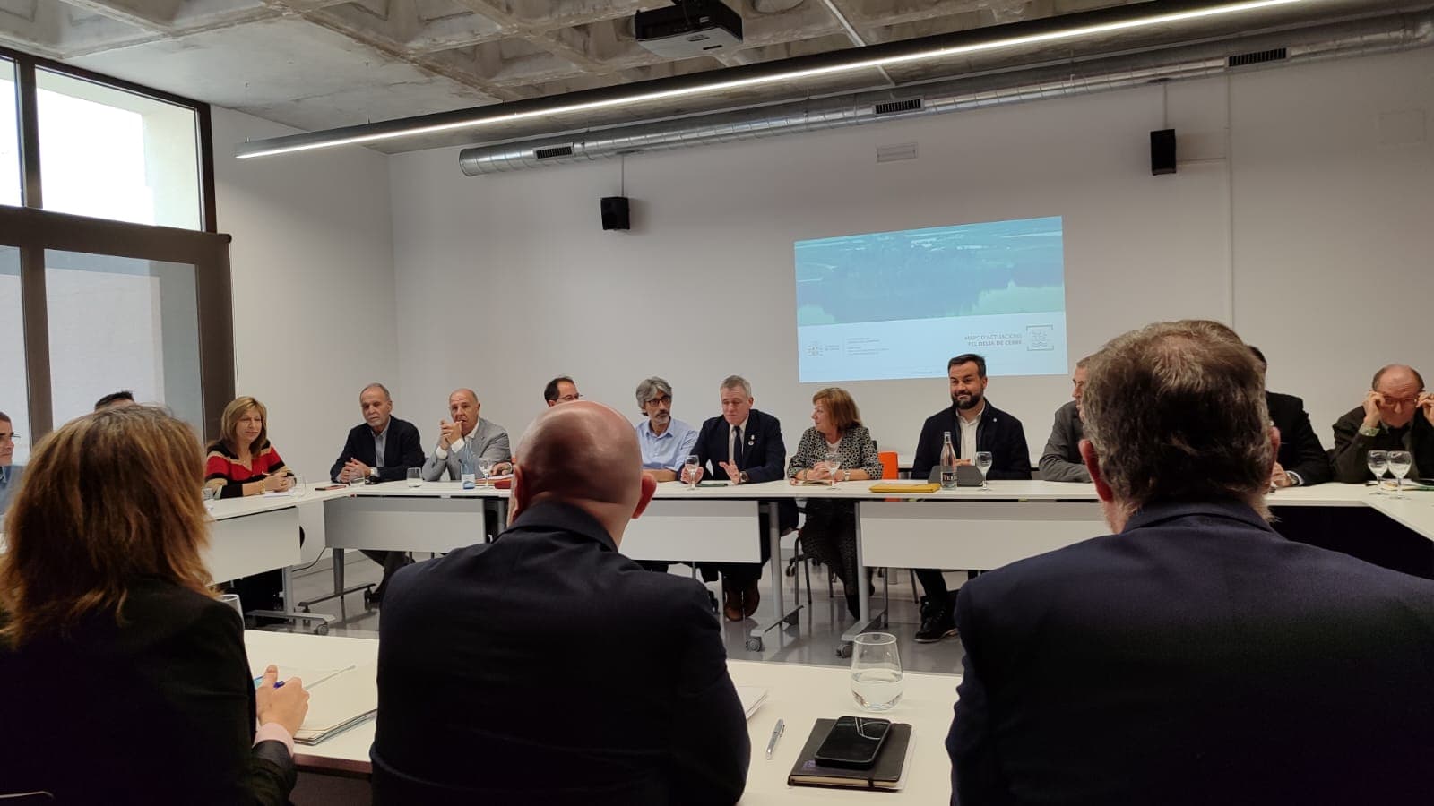 La ministra per a la Transició Ecològica posa sobre la taula la renaturalització i recuperació de la platja de l'Arenal