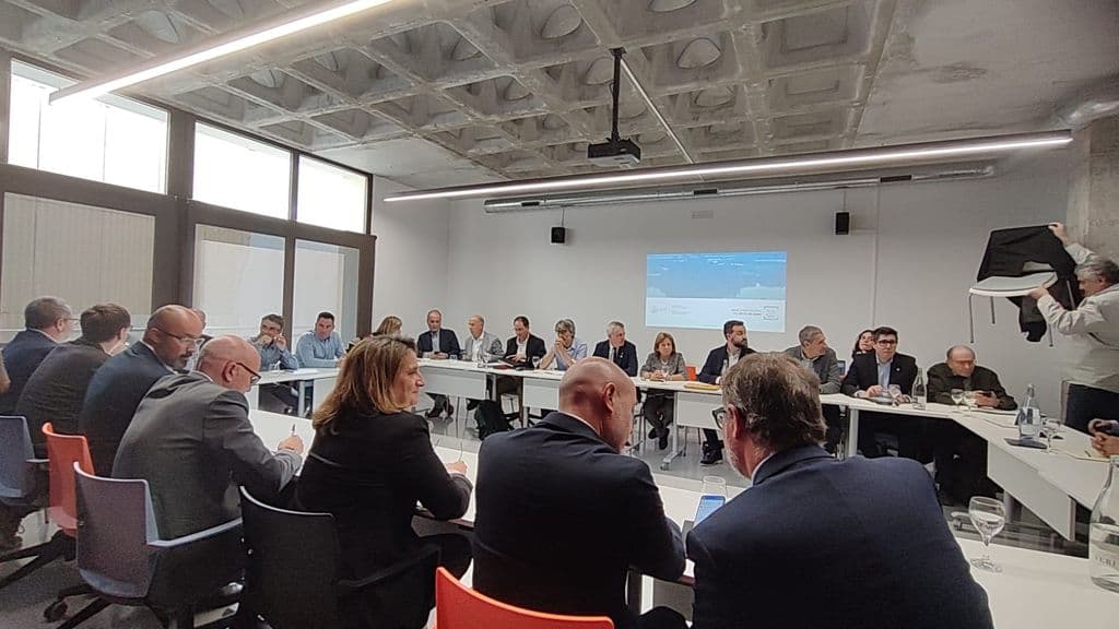 Visita ministra per a la Transició Energètica (1).jpeg