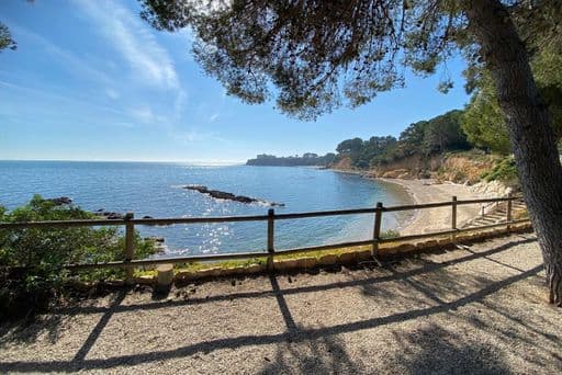 L’Ampolla millora el tram del GR-92 per reforçar la seguretat i posar en valor el seu patrimoni natural