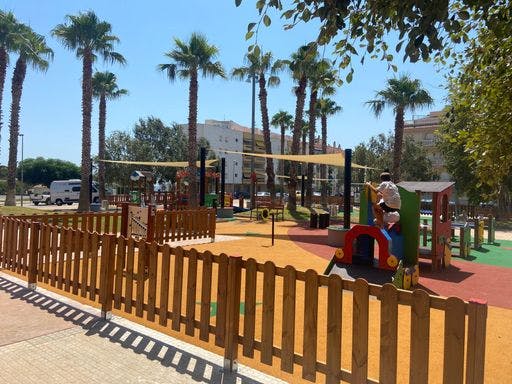 L'Ampolla estrena el primer parc infantil inclusiu del municipi